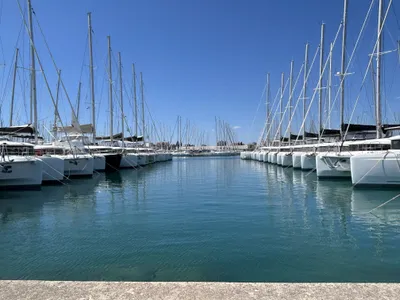 Vitorlázás a Balatonon és Adrián